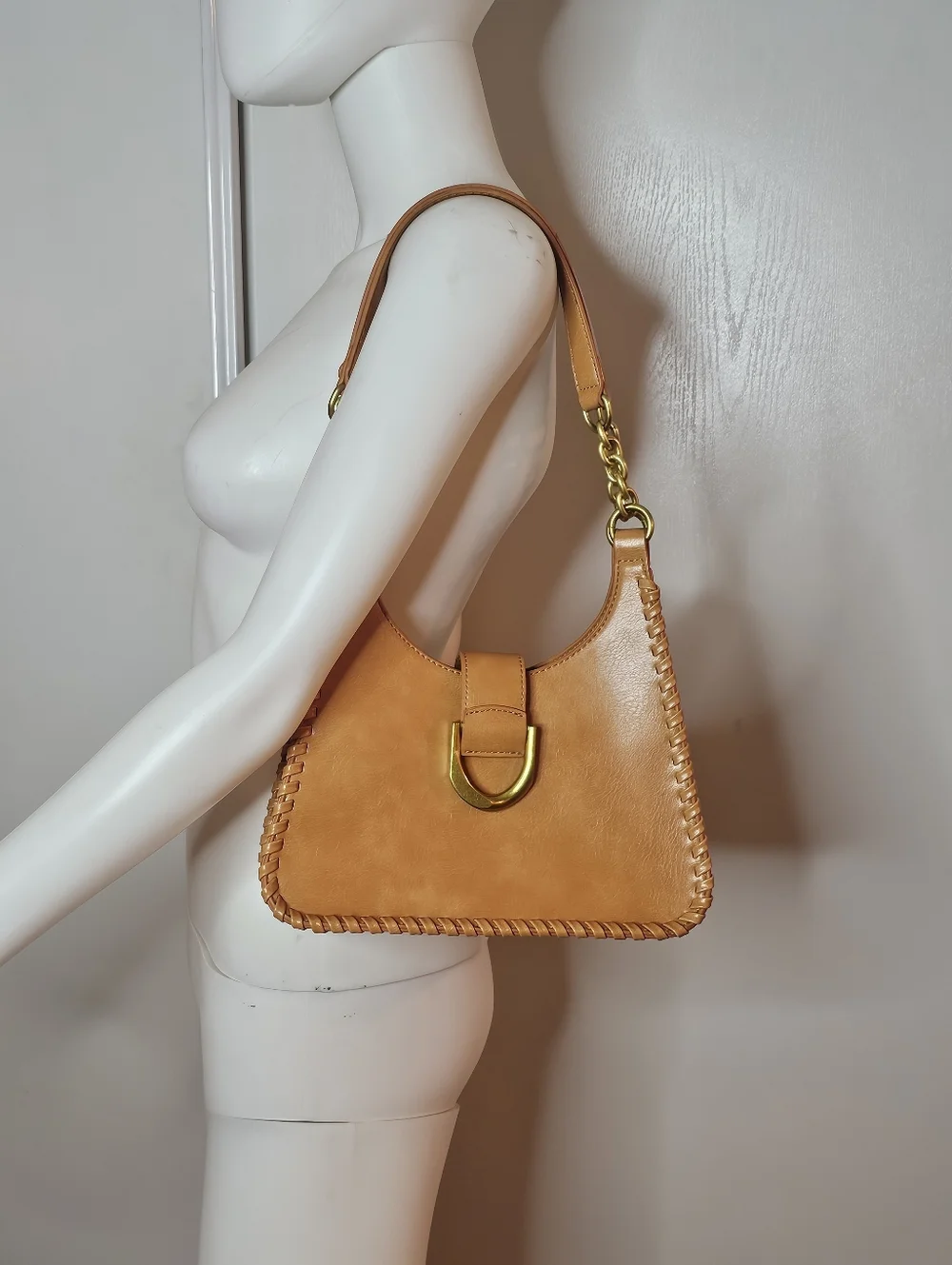 NWOT Antik Kraft Tan Leather Shoulder Bag with Gold Accent